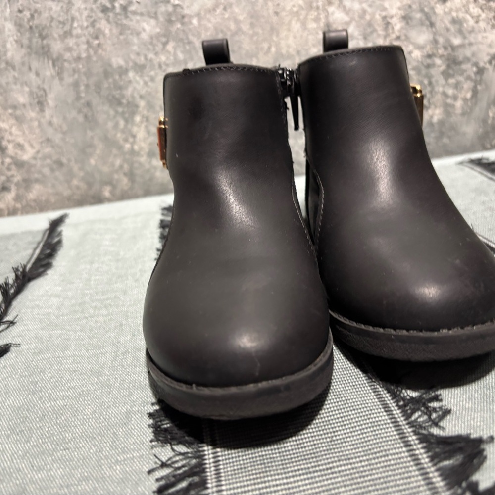 Children’s Place Black Minimalist Ankle Boots with Sturdy Soles - Picture 5 of 12